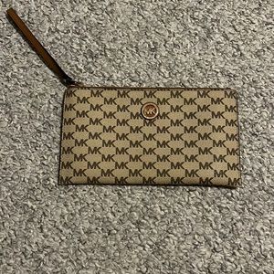 Michael Kors wristlet